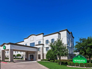  Vacation Hub International | Wingate by Wyndham Dallas/Las Colinas Room