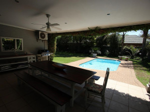  Vacation Hub International | La Cruize Guest House Room