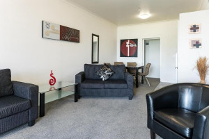  Vacation Hub International | Anchorage Motel Room