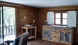  Vacation Hub International | River Rock Lodge Room