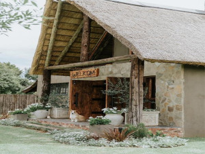  Vacation Hub International | Breathe River Retreat and Guest Lodge Room