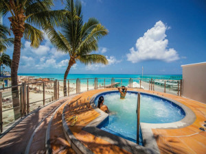  Vacation Hub International | Hotel Riu Cancun Room