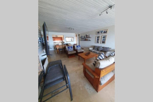  Vacation Hub International | La Mer Holiday Home Room