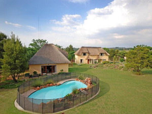  Vacation Hub International | Hoopoe Haven Guest House Room