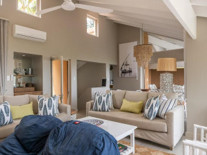  Vacation Hub International | San Lameer Villa 13917 Luxury Room