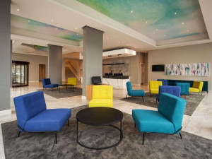  Vacation Hub International | StayEasy Cape Town City Bowl Room