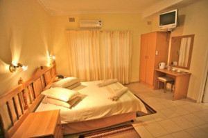  Vacation Hub International | Schuetzenhaus Guesthouse Room