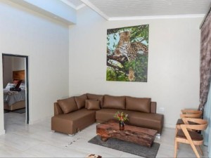 Vacation Hub International | Hank Maribashoek Guest Lodge Room