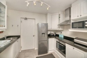  Vacation Hub International | Tides 16 Room