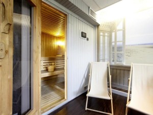  Vacation Hub International | Golden Tulip Paris CDG Airport Room