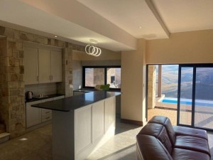  Vacation Hub International | WalteRest Highlands Gate Dustroom Room