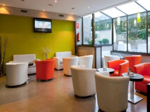  Vacation Hub International | Senator Barajas Room