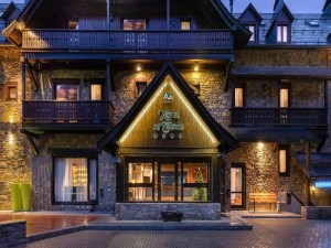  Vacation Hub International | Hotel de Tredós Baqueira, Affiliated by Meliá Room