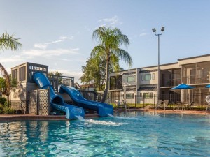  Vacation Hub International | Orbit One Vacation Villas Room