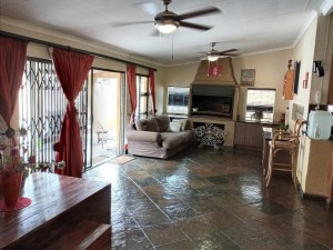  Vacation Hub International | Ikhanda Guesthouse Room