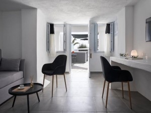  Vacation Hub International | Mr and Mrs White Santorini Room