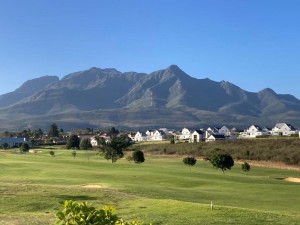  Vacation Hub International | Golfers View @ Kingswood Golf Estate Room