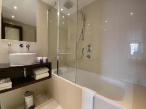  Vacation Hub International | Park Grand London Kensington Room