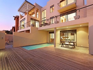  Vacation Hub International | Biccard Blouberg Villa Room