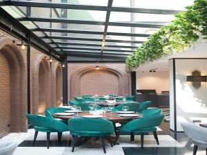  Vacation Hub International | Emens hotel Room