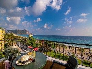  Vacation Hub International | Kleopatra Royal Palm Hotel Room