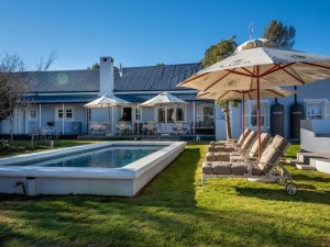  Vacation Hub International | Karos Gastehuis Room