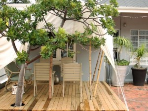  Vacation Hub International | At The Loerie Room