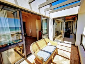  Vacation Hub International | WeskusKuier - Bay Watch Beachfront Villa Room