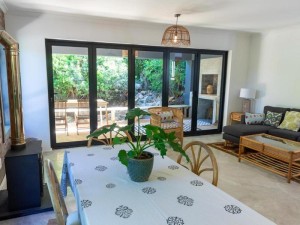  Vacation Hub International | The Gate House Room