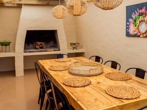  Vacation Hub International | Arnelia House Room
