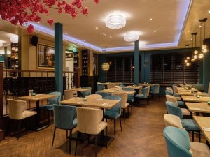  Vacation Hub International | Hotel Chariot Room