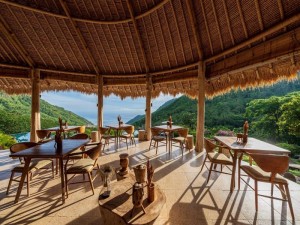 Vacation Hub International | MATHIS Lodge Amed Room