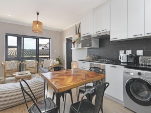  Vacation Hub International | Cape on Porterfield Unit 5 Room