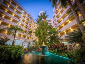  Vacation Hub International | DoubleTree by Hilton Cairns Room
