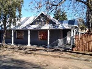  Vacation Hub International | Karoo Refresh Cheerful 2 Bedroom House Room