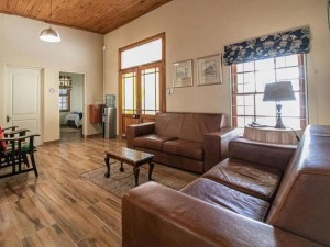  Vacation Hub International | Carrow Veld Cottage Room