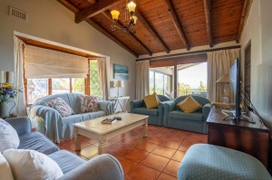  Vacation Hub International | 4 Bedroom Rustic House on 4th Ave Room