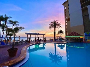  Vacation Hub International | Holiday Inn & Suites Clearwater Beach, an IHG Hotel Room