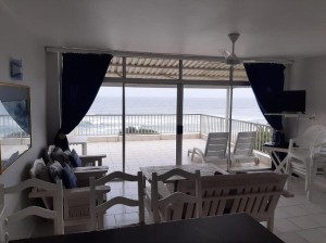  Vacation Hub International | 16 Bronze Bay Room