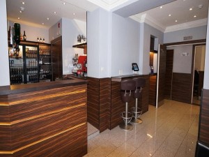  Vacation Hub International | Crestfield Hotel Room