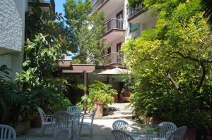  Vacation Hub International | Hotel La Pergola Room