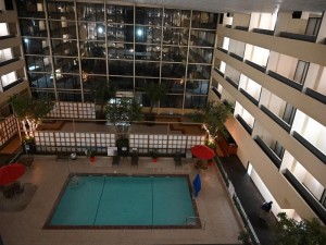  Vacation Hub International | Atrium Hotel and Suites DFW Airport Room