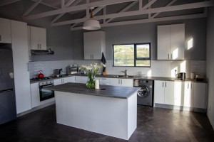  Vacation Hub International | House on the Hill Room