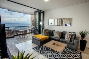  Vacation Hub International | Stay at The Point- Happy Homely Horizons Room