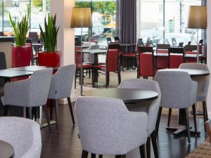  Vacation Hub International | Holiday Inn Express Bath, an IHG Hotel Room