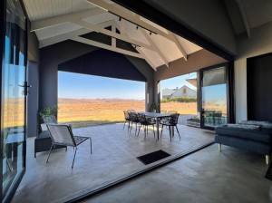  Vacation Hub International | Highland Gate Range View Room