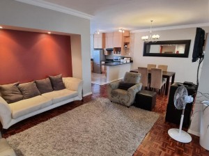  Vacation Hub International | Walk frm Mandela Square, Sandton City and Gautrain Room