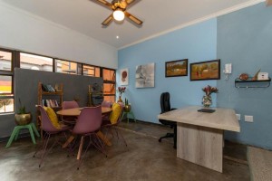  Vacation Hub International | Woodpeckers Guest House Room