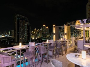  Vacation Hub International | Akara Hotel Room