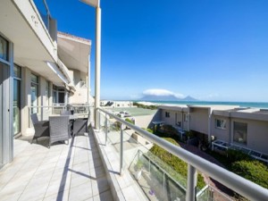  Vacation Hub International | Dolphin Beach C110 Room